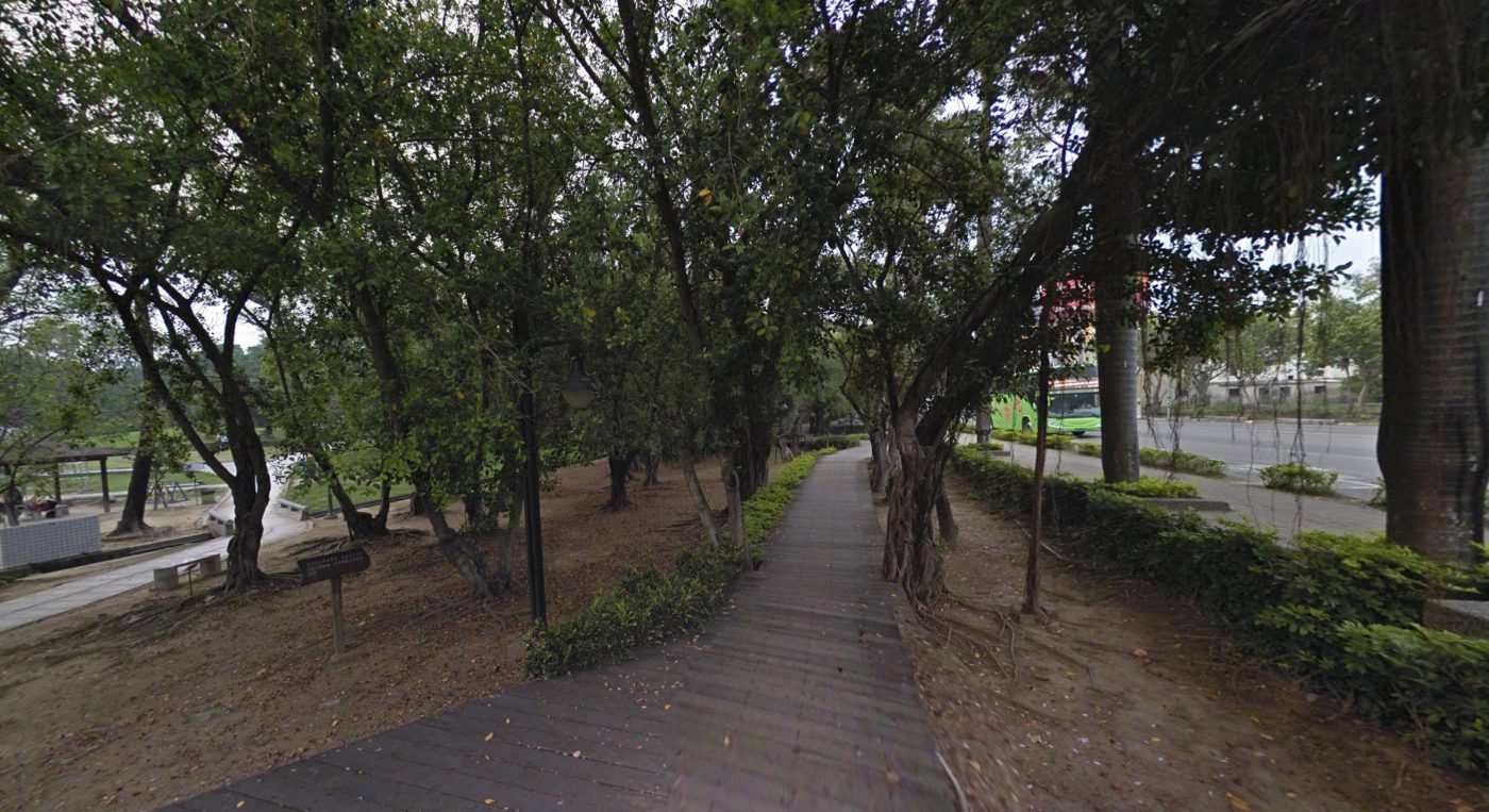 出殯影像中的道路位於今臺南公園內東側近北門路的小徑
