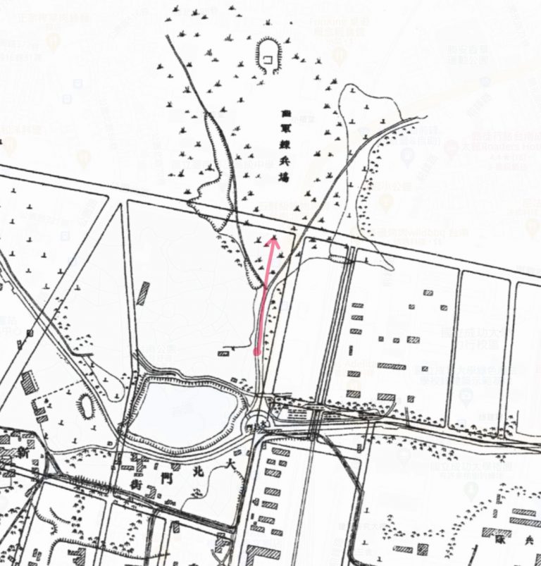 日治初期臺南大北門區域地圖(紅色箭頭為推定拍攝位置及方向)