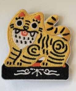 Alternative view of 虎爺布章別針