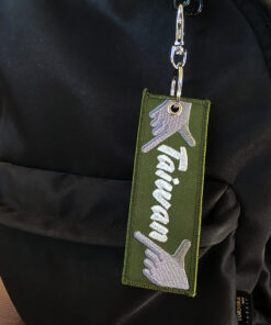 Alternative view of 臺灣上勇飛行飄帶 軍綠款